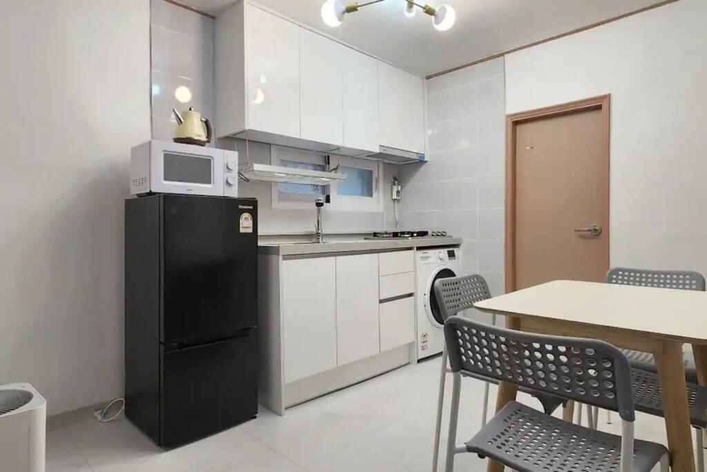 K-10 White Linen House * Seoul