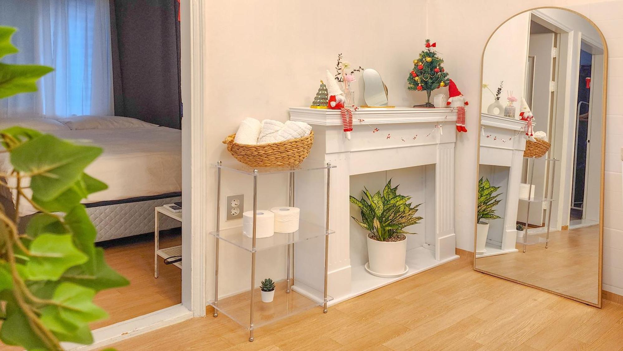 K-10 White Linen House Apartment *